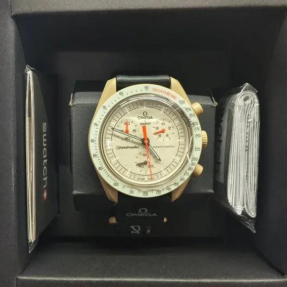 🌟POSH FRESH🌟 Omega X Swatch MoonSwatch Mission to Jupiter Watch - Picture 4 of 5